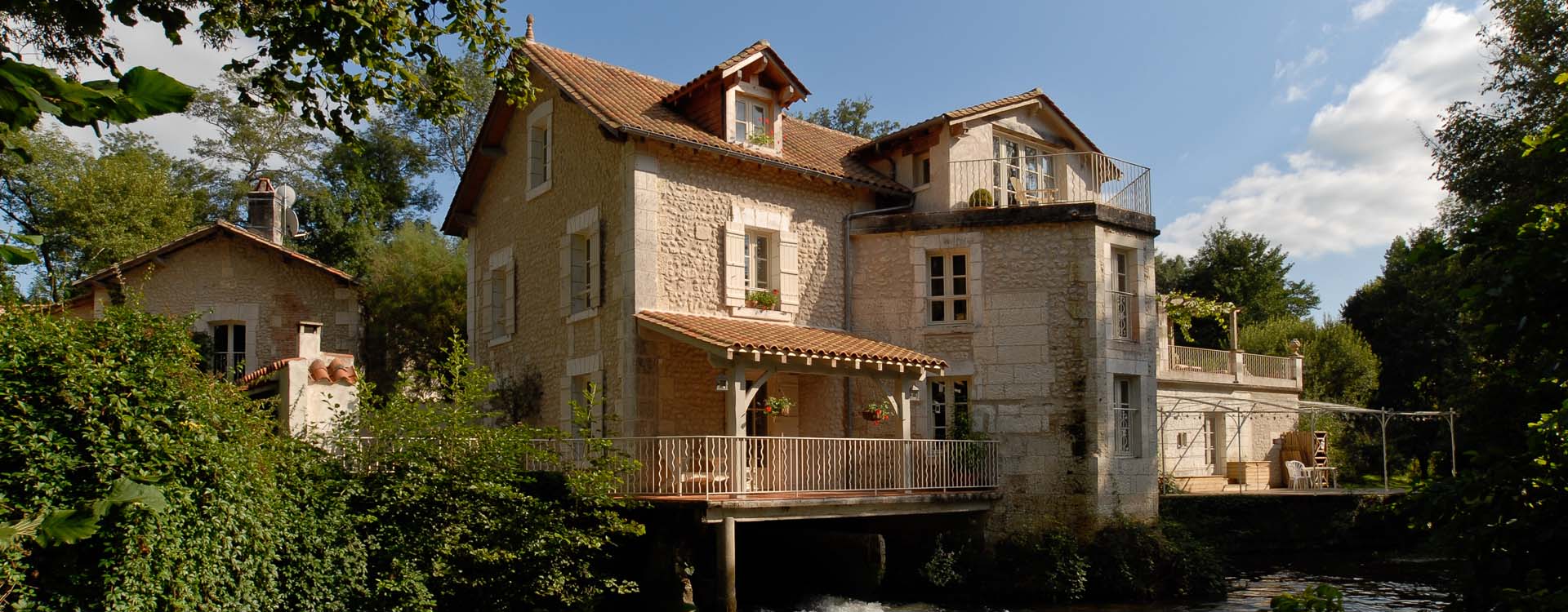 Le Moulin De Larcy – Moulin view